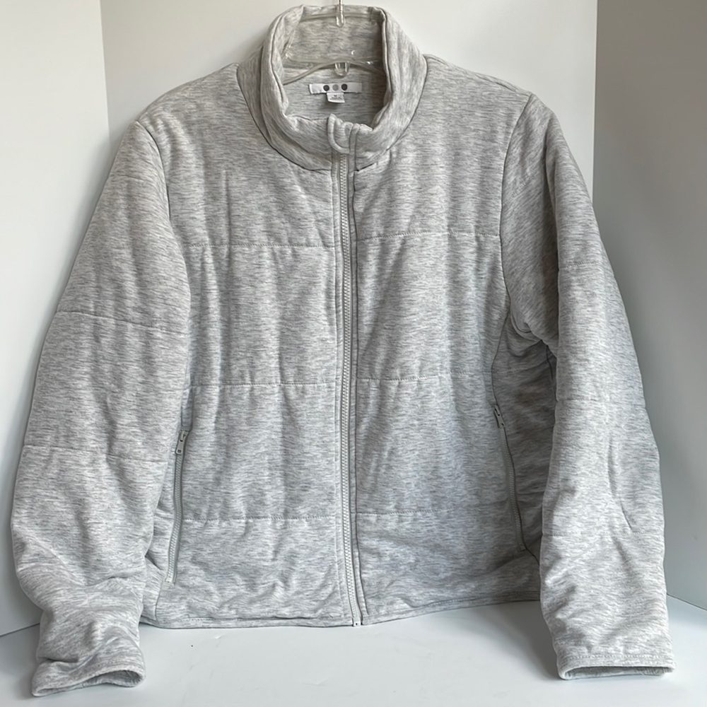 Quilted zip front cropped knit puffer jacket size medium
